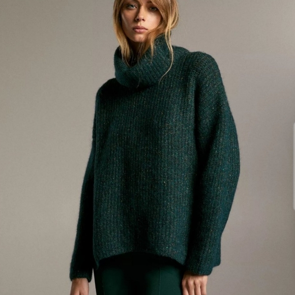 Aritizia Babaton Green Campo Turtleneck - Picture 1 of 13
